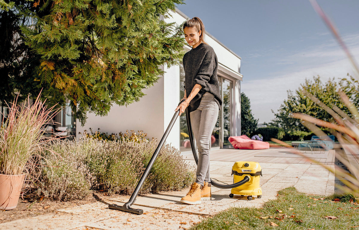 KARCHER VACUUM CLEANER
